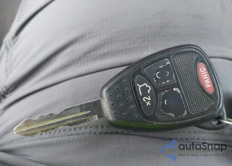 2006 Jeep Commander из США, поврежденный, VIN 1J8HG48K76C307788